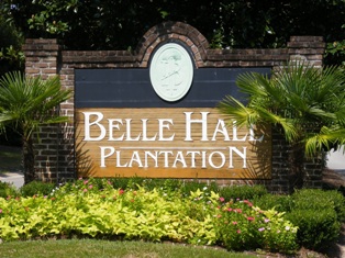 Belle Hall neighborhood entrance in Mount Pleasant, SC